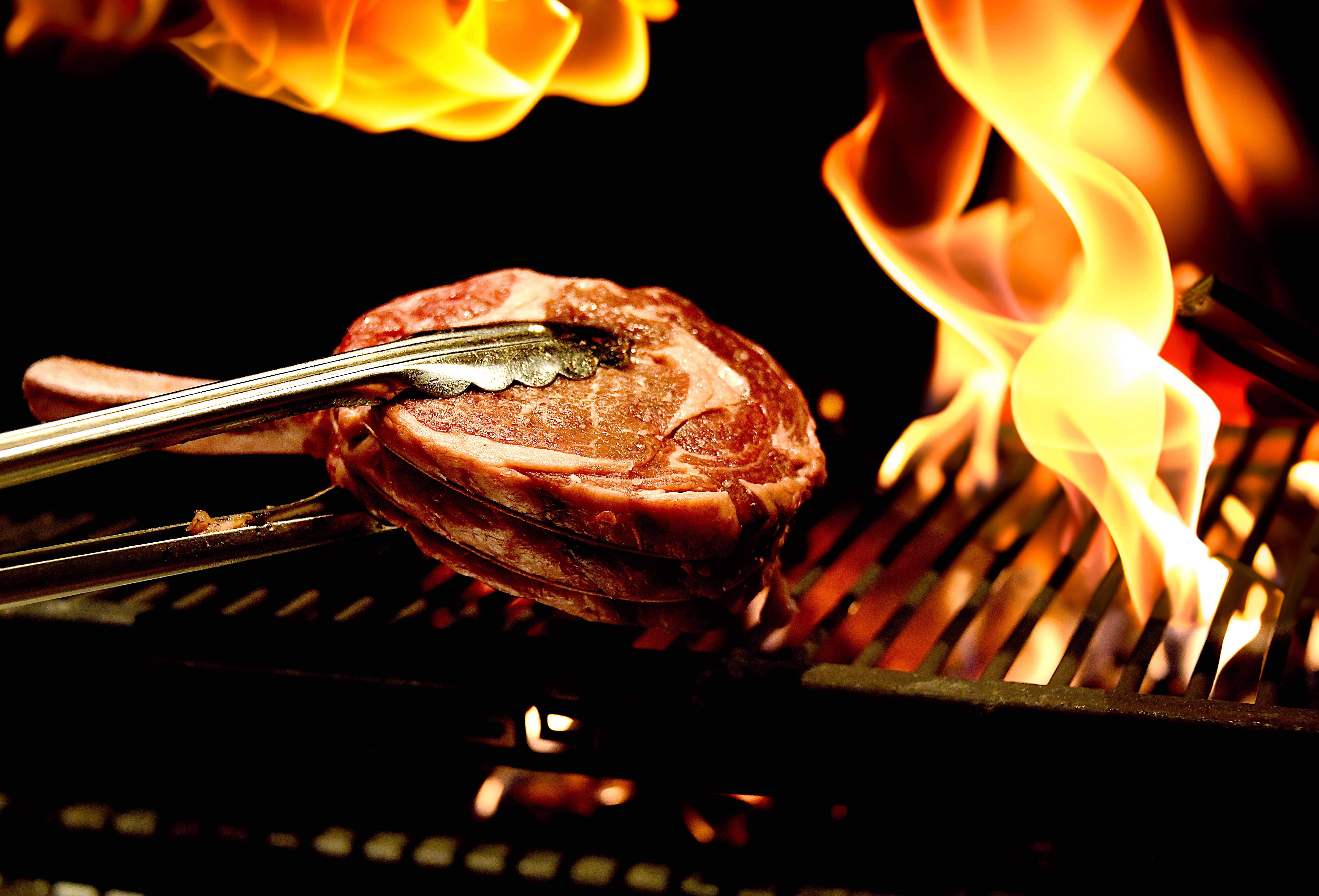 Best Cuts of Beef and Lamb for the BBQ: An Australian Grill Guide